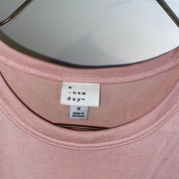 T-Shirt - Picture 2 of 2